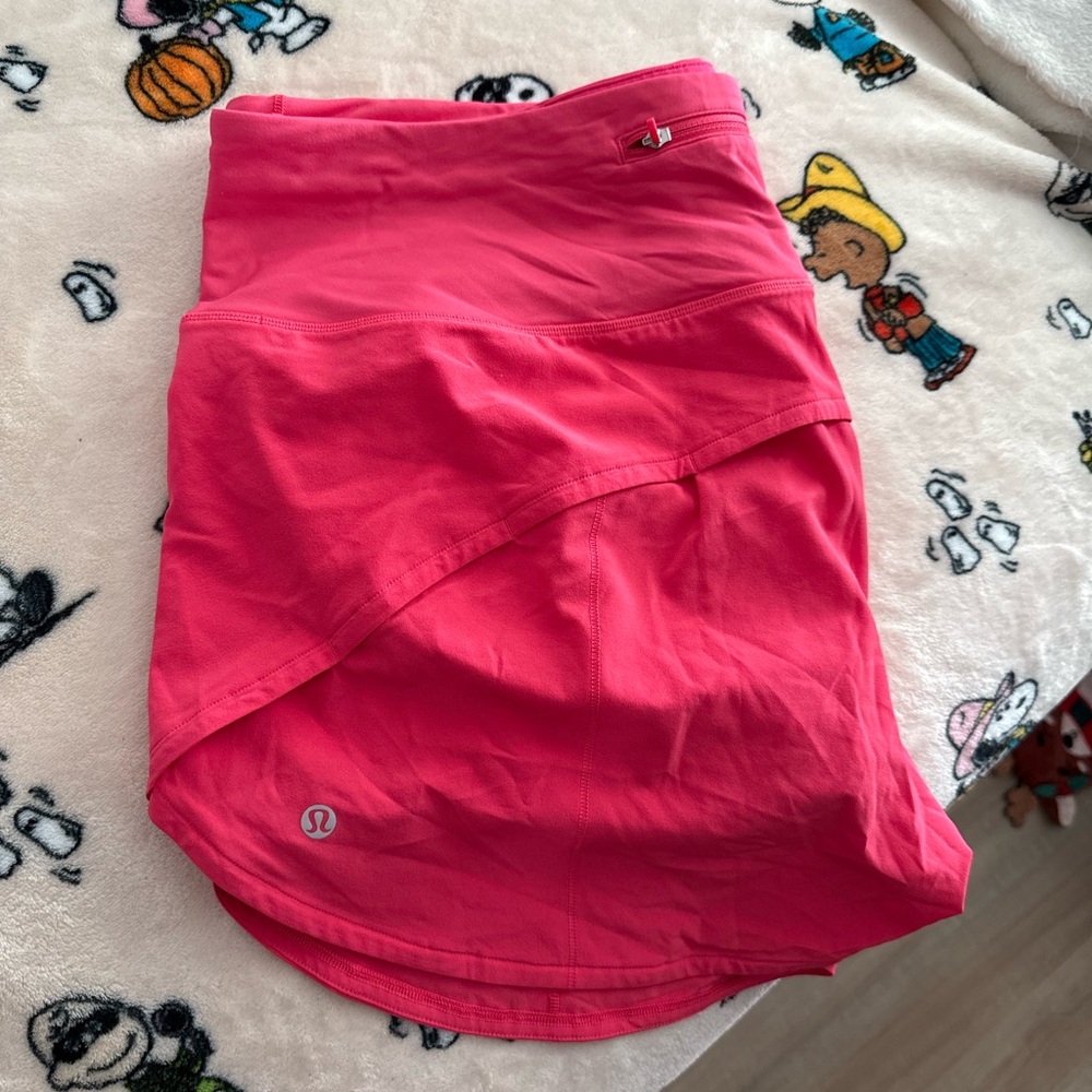 lululemon athletica Lip Gloss Pink - Speed Up High-Rise Short 4”